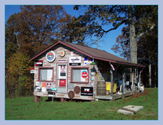 Well decorated shack, Tennessee