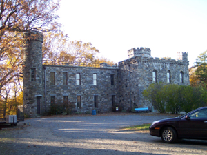 Replace with detailed title to appear when image doesn't load or for blind persons